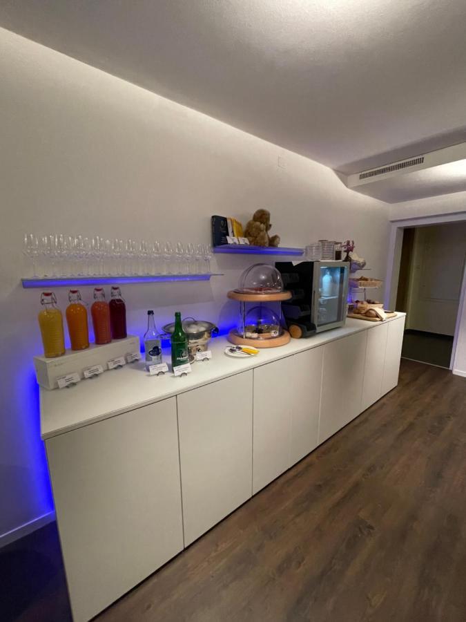 โรงแรมแบเรน ซูห์ร อาเรา ภายนอก รูปภาพ